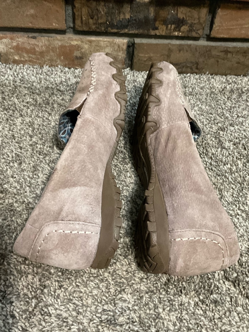 Skechers Taupe Faux Suede Slip-On Walking Loafers Size 11 - Picture 4 of 9